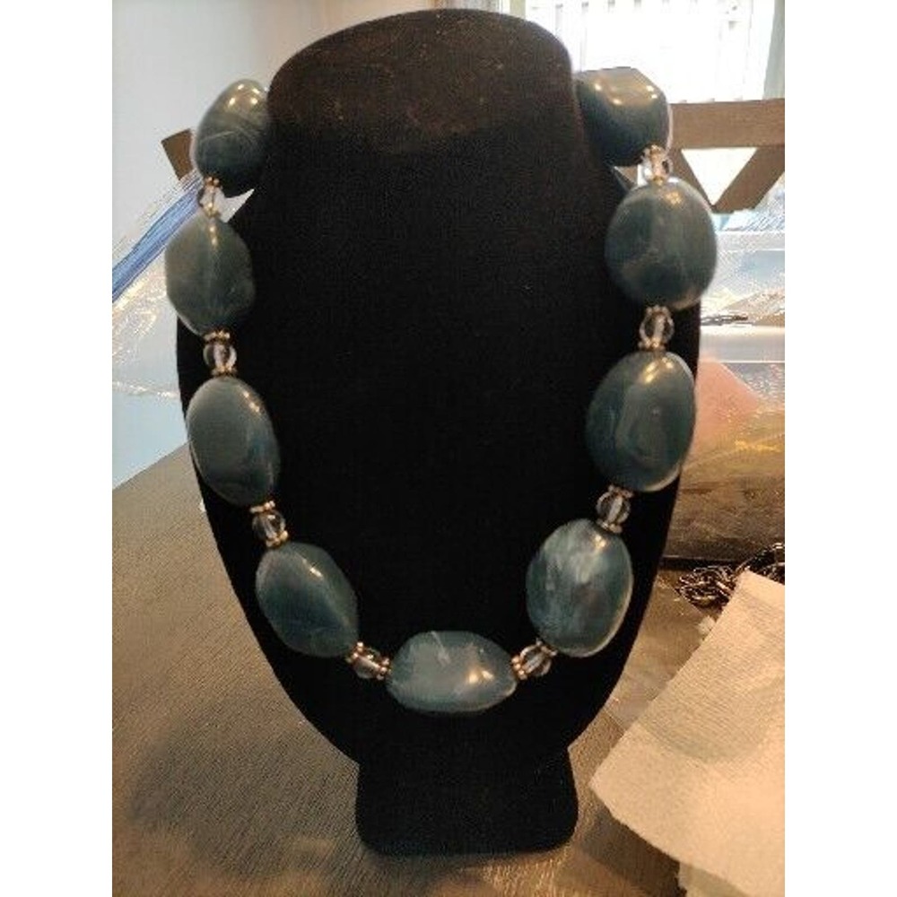 AWESOME CHUNKY ACRYLIC BLUE/WHITE STATEMENT NECKLACE - GREAT TO WEAR ANYTIME